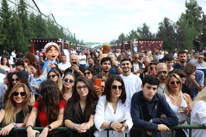 Şamaxıda ikigünlük Üzüm və Şərab Festivalı başa çatdı — FOTOLAR Şamaxıda ikigünlük Üzüm və Şərab Festivalı başa çatdı — FOTOLAR
