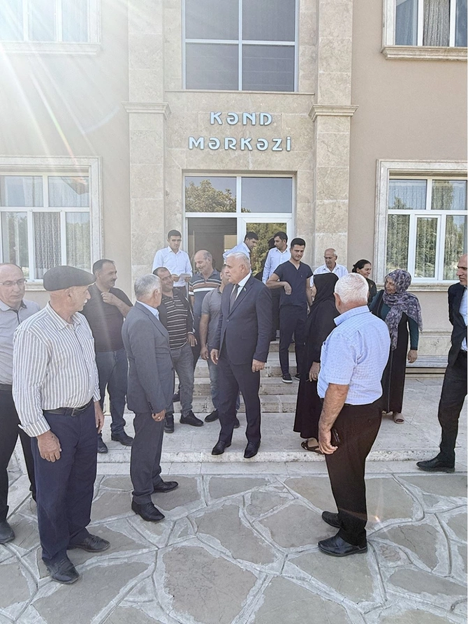 Milli Məclisin deputatı Vüqar Rəhimzadə Culfada seçiciləri ilə növbəti görüşünü keçirib — FOTOLAR