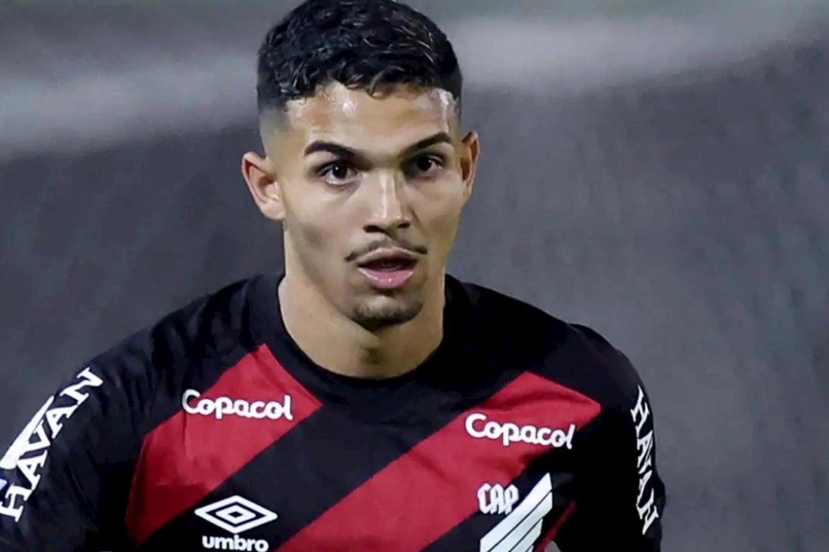 Barselona 19 yaşlı futbolçunun transferi üçün 9 klubla yarışır