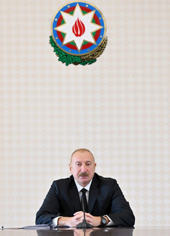 İlham Əliyevin sədrliyi ilə dağ-mədən və metallurgiya sənayesinin inkişafına dair müşavirə keçirilib — FOTOLAR (YENİLƏNİB)