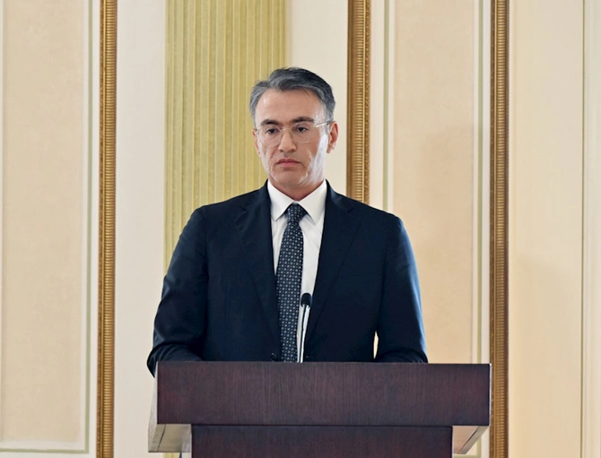 İlham Əliyevin sədrliyi ilə dağ-mədən və metallurgiya sənayesinin inkişafına dair müşavirə keçirilib — FOTOLAR (YENİLƏNİB)