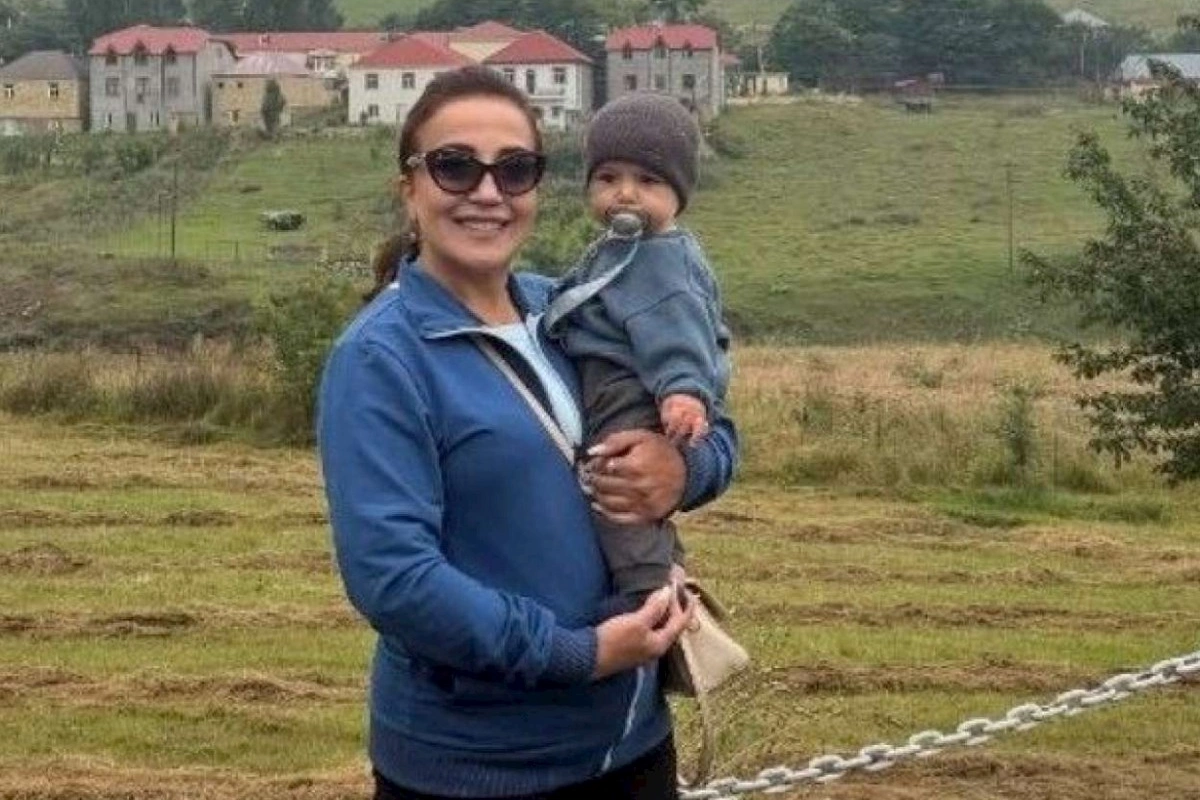 Xalq artistinin 1 yaşlı nəvəsi — FOTO