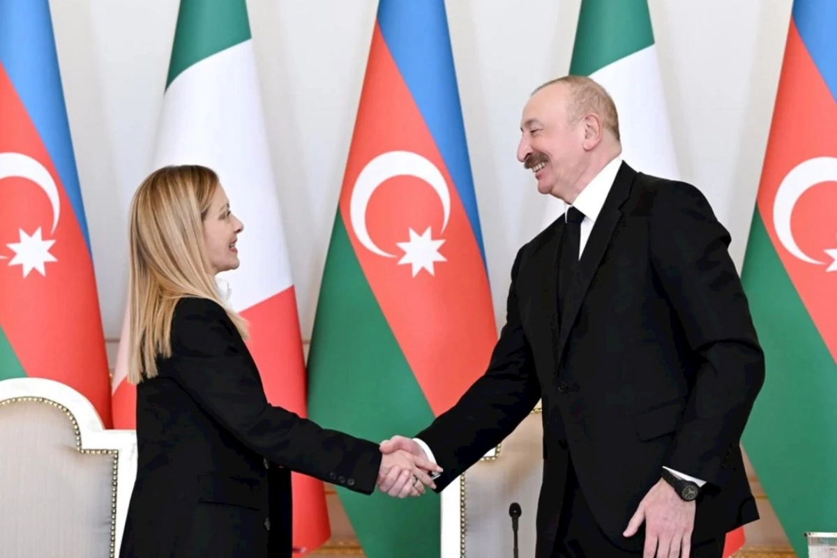 İlham Əliyev Corcia Melonini ən uzun müddət Baş nazir vəzifəsində olması münasibətilə təbrik edib