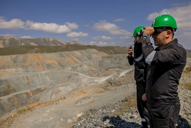 “AzerGold” “Söyüdlü” qızıl yatağında ilk qazma-partlayış əməliyyatını həyata keçirib — VİDEO/FOTOLAR