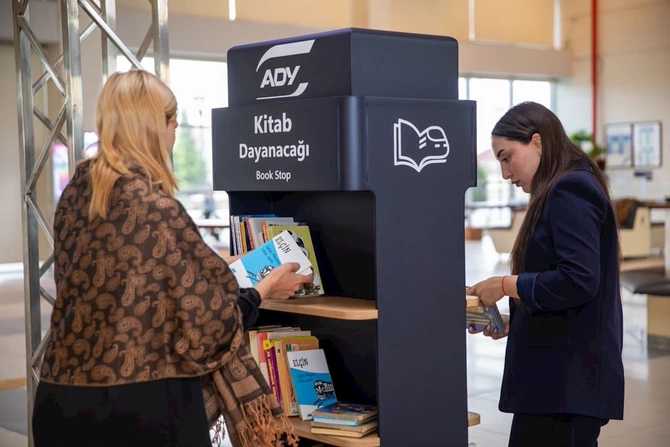 Sumqayıt Dəmiryol Vağzalında da “Kitab Dayanacağı” istifadəyə verildi — FOTOLAR