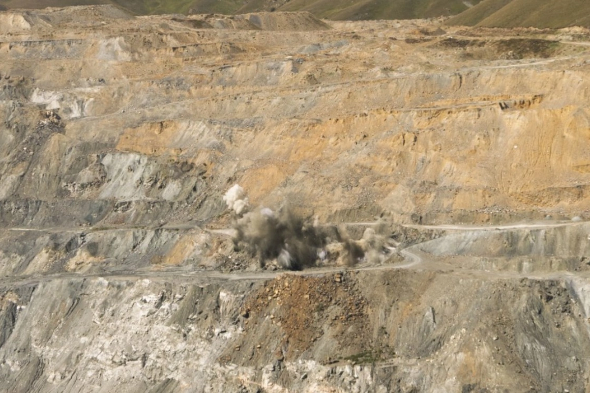 “AzerGold” Söyüdlü qızıl yatağında ilk qazma-partlayış əməliyyatını həyata keçirib — FOTOLAR