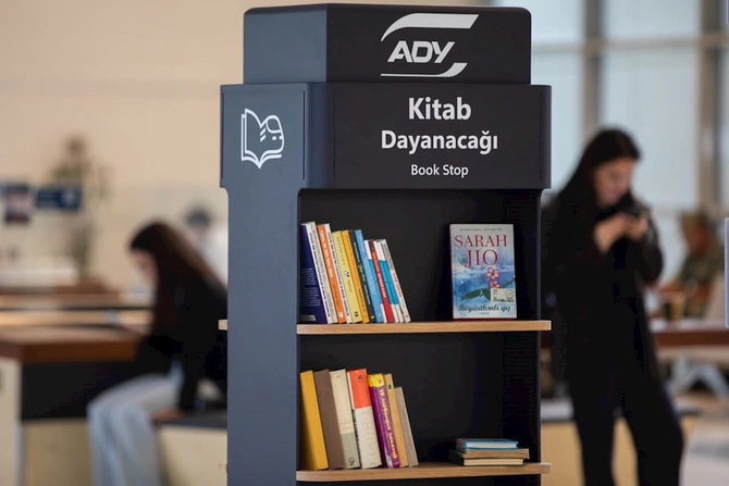 Sumqayıt Dəmiryol Vağzalında da “Kitab Dayanacağı” istifadəyə verildi — FOTOLAR