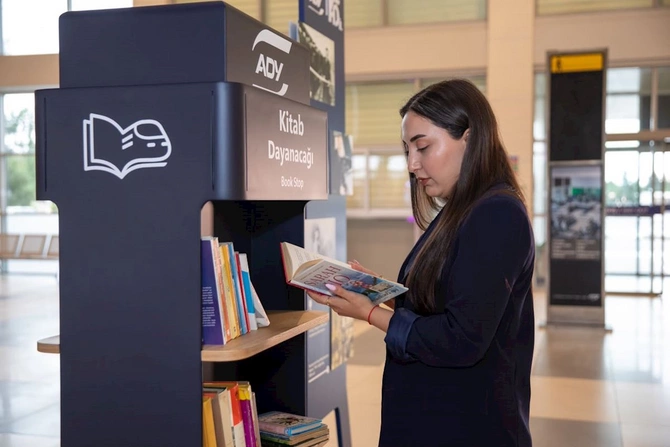 Sumqayıt Dəmiryol Vağzalında da “Kitab Dayanacağı” istifadəyə verildi — FOTOLAR