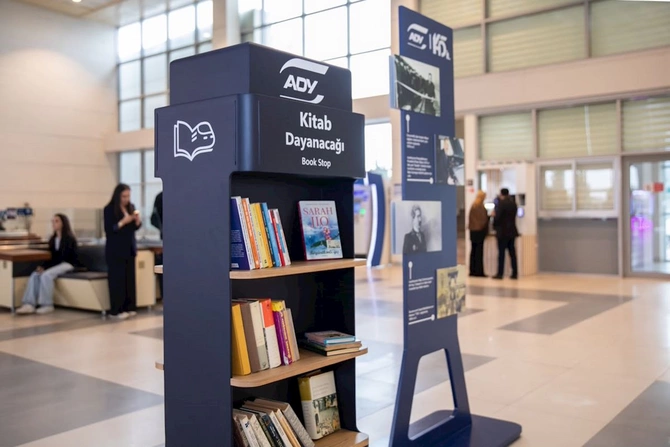 Sumqayıt Dəmiryol Vağzalında da “Kitab Dayanacağı” istifadəyə verildi — FOTOLAR