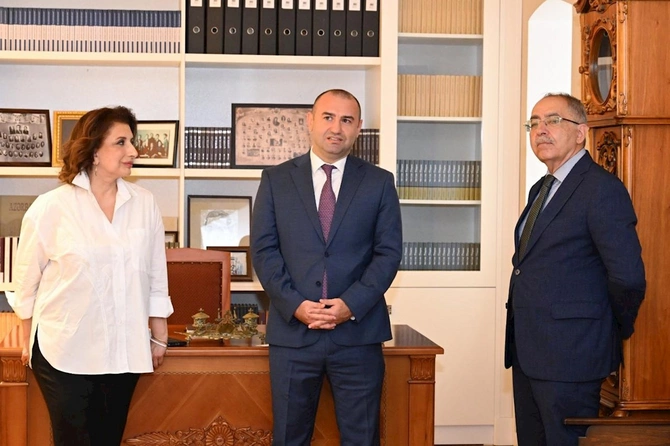 “Ədibin Evi”ndə xarici diplomatlar üçün mədəniyyət kursları başlanıb — FOTOLAR