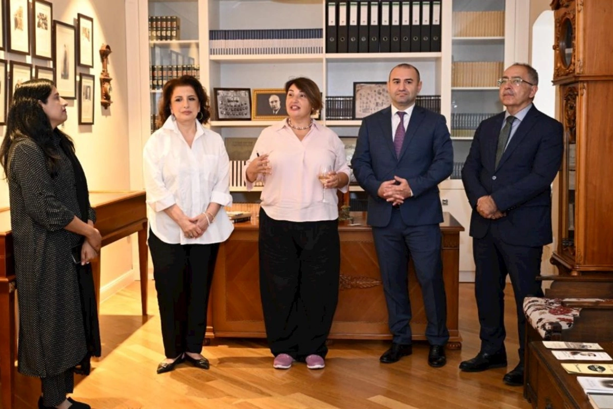 “Ədibin Evi”ndə xarici diplomatlar üçün mədəniyyət kursları başlanıb — FOTOLAR