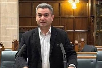 Yoldakı təhlükəyə görə maşına dəyən zərəri kim ödəməlidir?