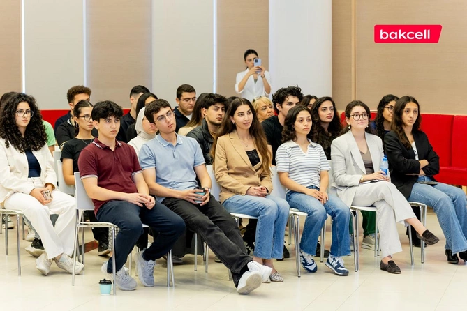 Bakcell-in baş icraçı direktoru ADA Universitetinin tələbələri ilə görüşüb Bakcell-in baş icraçı direktoru ADA Universitetinin tələbələri ilə görüşüb