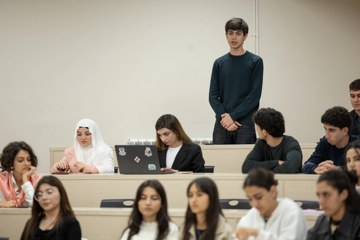 Qarabağ Universitetində "Mədəniyyətlərarası dialoq və dini müxtəliflik: qlobal təcrübələr və yeni üfüqlər" mövzusunda tədbir keçirilib - FOTOLAR