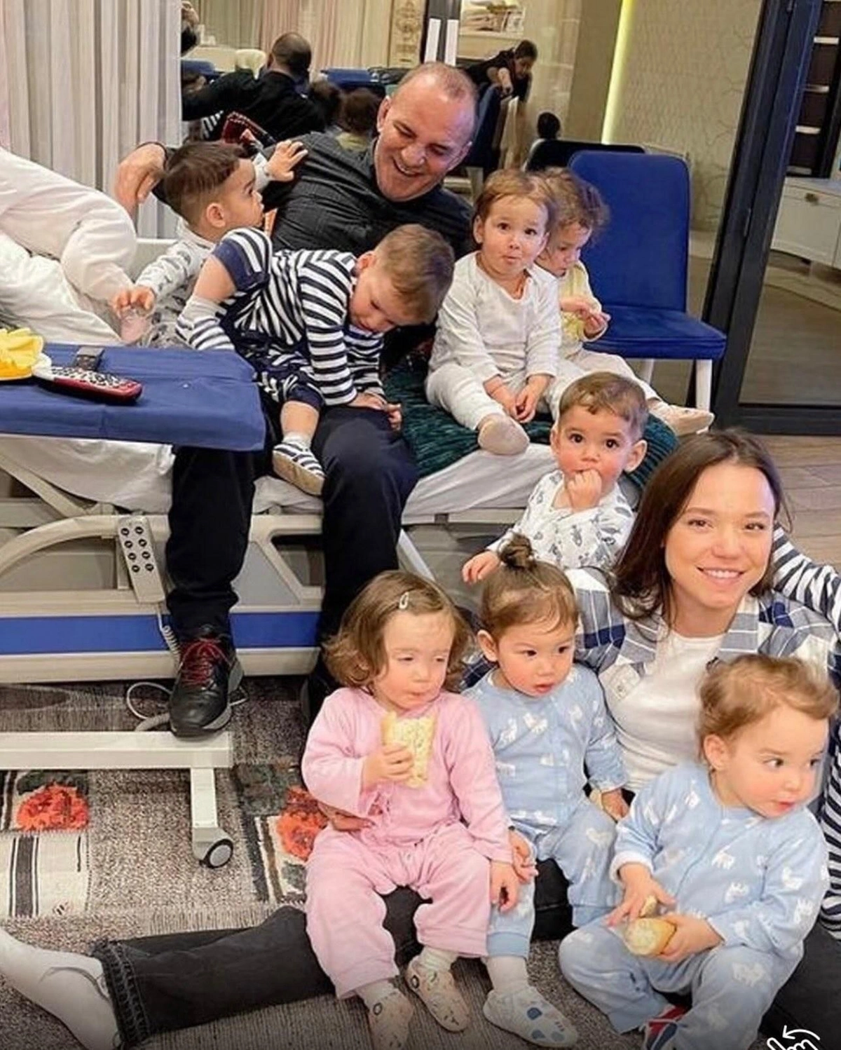 22 uşaqlı gənc ana - FOTOLAR