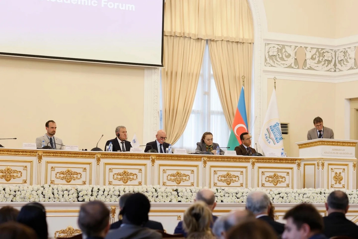 "Dinlərarası anlaşma üzrə UNESCO-UNITWIN Şəbəkəsinin Akademik Forumu" keçirilir - FOTOLAR