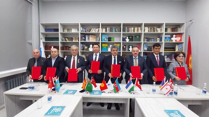 Aqil Ələsgər Bişkekdə medalla təltif olundu – Qırğızıstan Jurnalistlər Birliyinin fəxri üzvü seçildi (FOTOLAR)