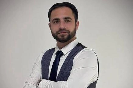 İşçiyə təzyiq göstərir, hədələyir, məcbur ərizə yazdırır...
