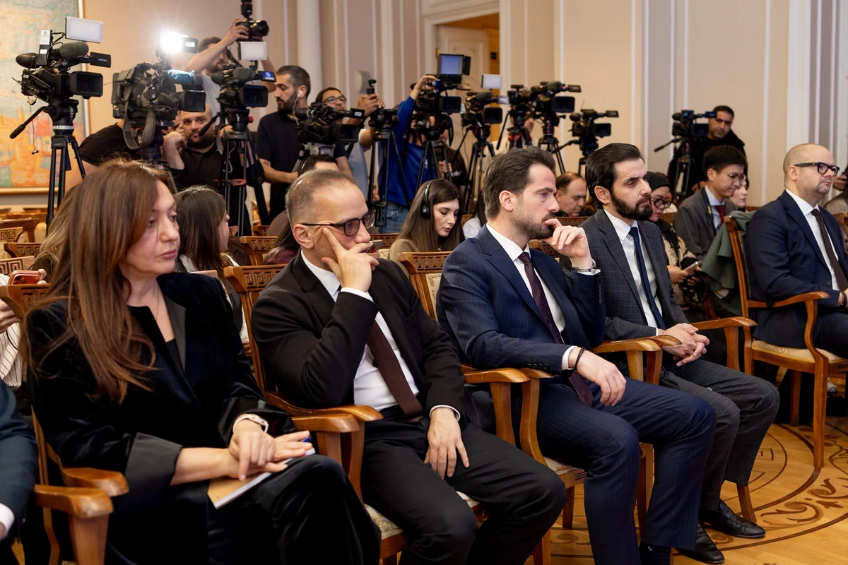 VII Ümumdünya Mədəniyyətlərarası Dialoq Forumuna həsr olunan mətbuat konfransı keçirilib - FOTOLAR