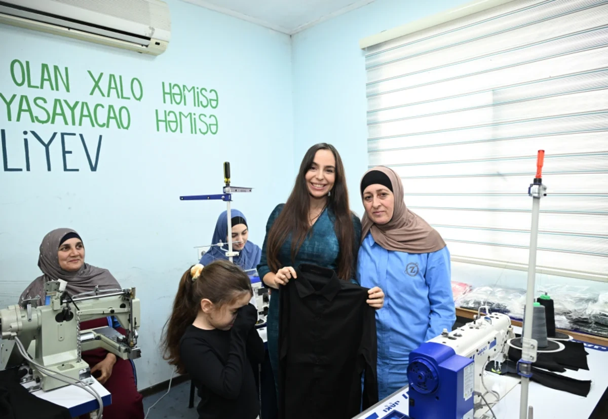 Leyla Əliyeva Şamaxıda sosial tikiş müəssisəsinin fəaliyyəti ilə tanış olub - FOTOLAR