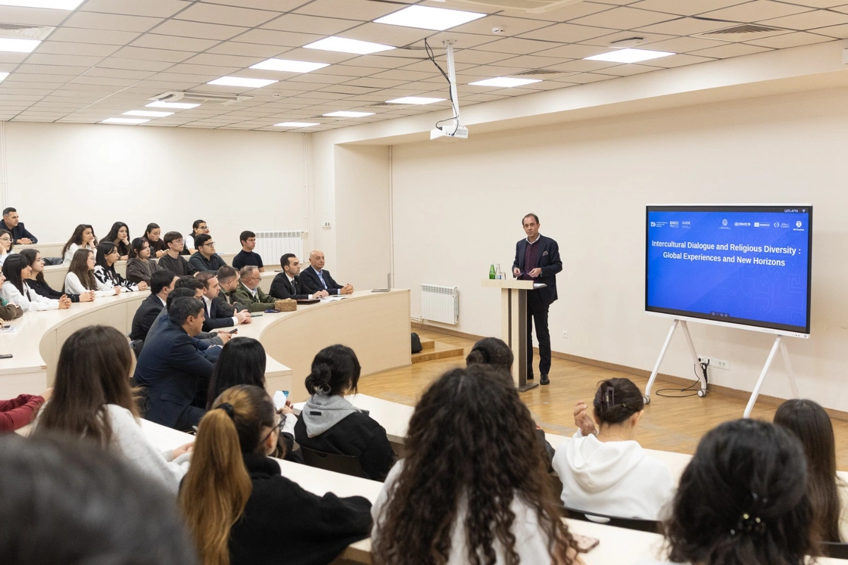 Qarabağ Universitetində "Mədəniyyətlərarası dialoq və dini müxtəliflik: qlobal təcrübələr və yeni üfüqlər" mövzusunda tədbir keçirilib - FOTOLAR