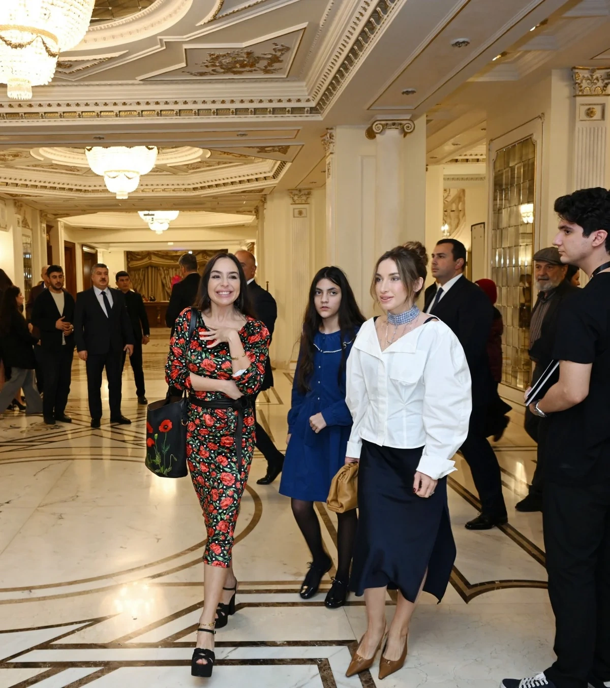 Mehriban Əliyeva "Qağayı" tamaşasının təqdimatında iştirak edib - FOTOLAR