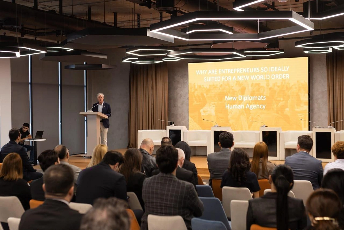 Dialoq Forumu çərçivəsində mədəni və yaradıcı sənayelərə həsr olunan beynəlxalq tədbir keçirilib - FOTOLAR