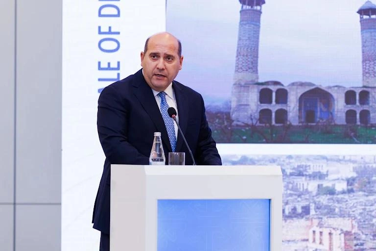 "Mədəniyyət mərkəzdə: ortaq gələcəyə etibarlı yollar" mövzusunda plenar sessiya təşkil olunub - FOTOLAR