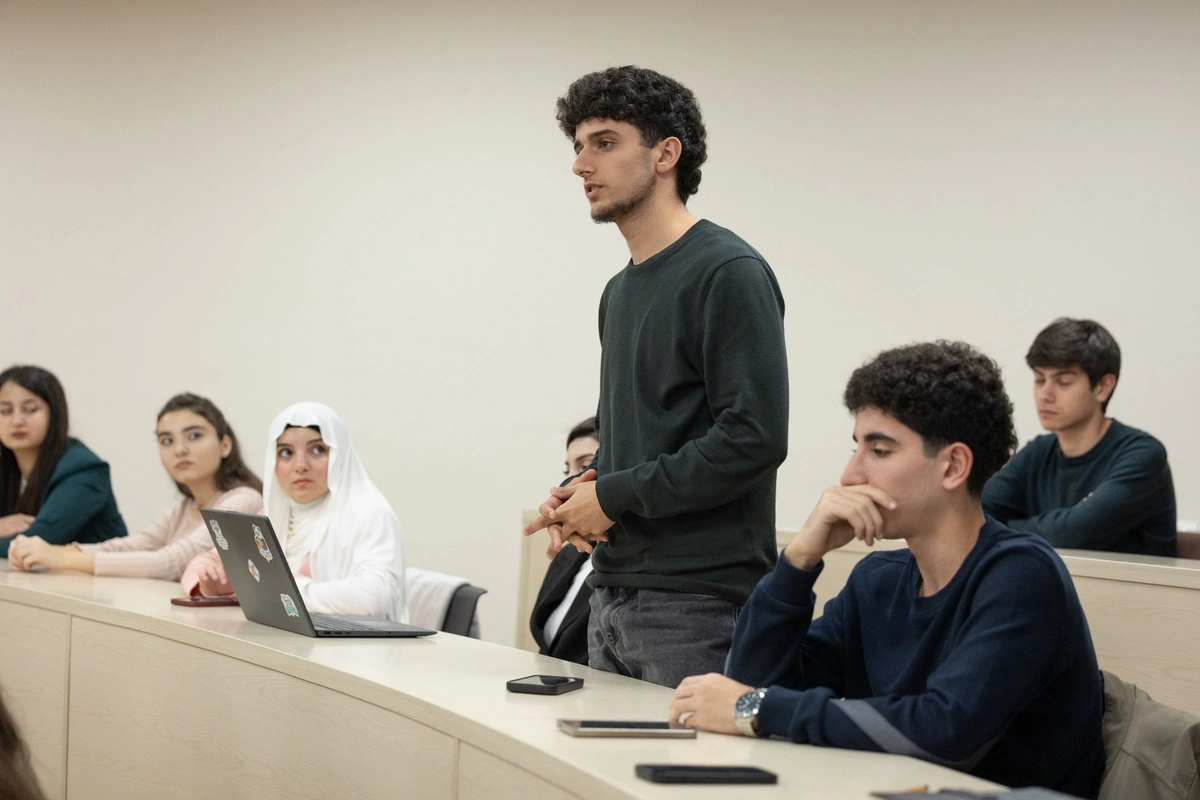 Qarabağ Universitetində "Mədəniyyətlərarası dialoq və dini müxtəliflik: qlobal təcrübələr və yeni üfüqlər" mövzusunda tədbir keçirilib - FOTOLAR