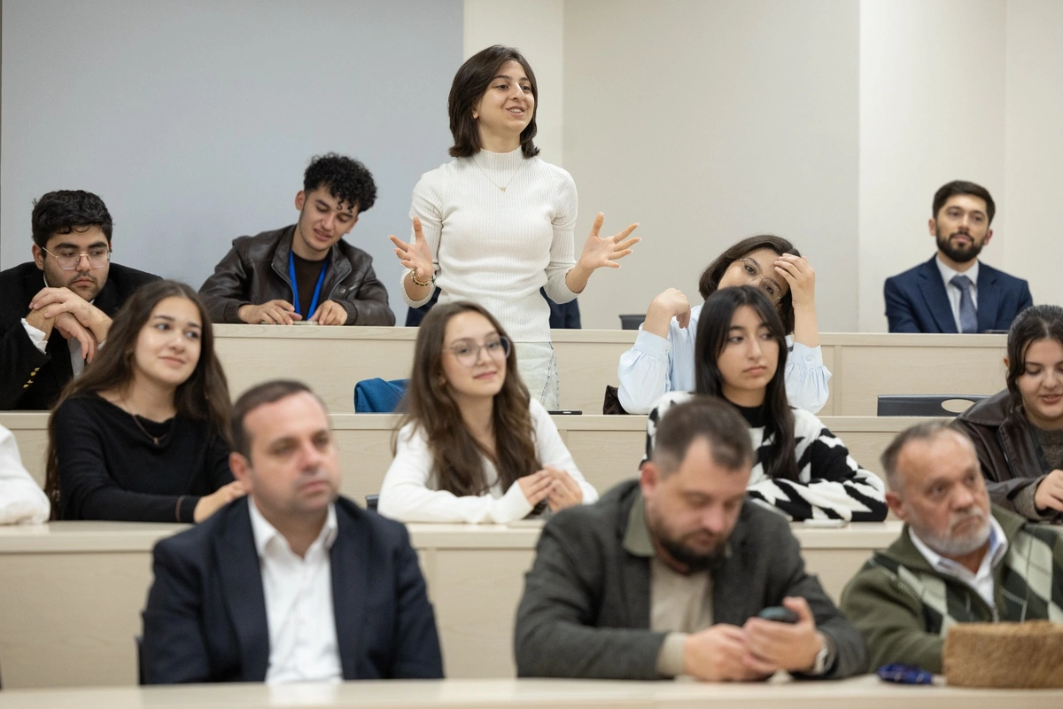 Qarabağ Universitetində "Mədəniyyətlərarası dialoq və dini müxtəliflik: qlobal təcrübələr və yeni üfüqlər" mövzusunda tədbir keçirilib - FOTOLAR
