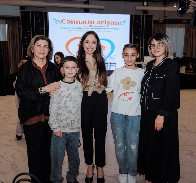 Prezidentin qızları Cənnətin ariyasının konsertində - FOTOLAR