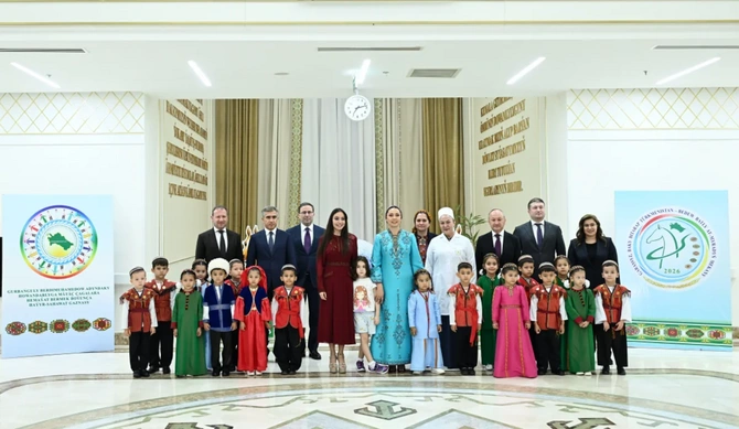 Leyla Əliyeva Arkadağ şəhərində Uşaq Sağlamlığı və Reabilitasiya Mərkəzinin fəaliyyəti ilə tanış olub - FOTOLAR