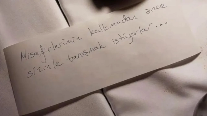 Serenay Sarıkayanın masasına sirli qeyd göndərildi – Kağızda bunlar yazılıb
