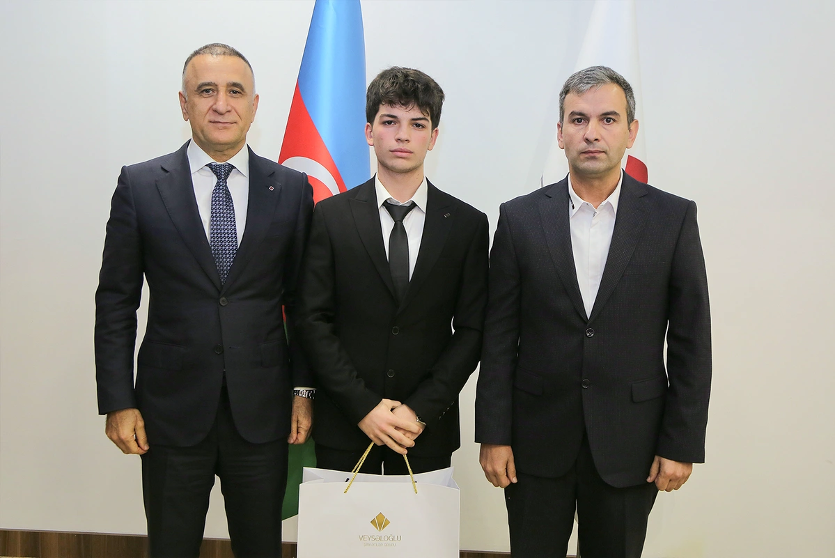 Veysəloğlu Şirkətlər Qrupunda Prezident təqaüdçüsü olan əməkdaş övladları ilə görüş keçirilib - FOTOLAR