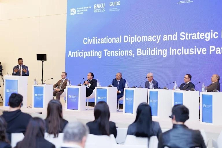 Heydər Əliyev Mərkəzində "Sivilizasiya diplomatiyası və strateji uzaqgörənlik" mövzusunda plenar sessiya keçirilib - FOTOLAR