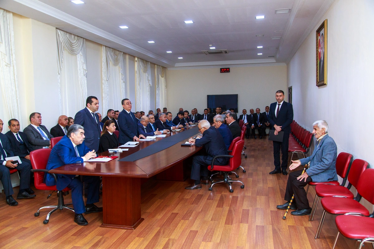 Rüstəm Xəlilov sakinlərlə görüşdü, problemlərini dinlədi — FOTOLAR