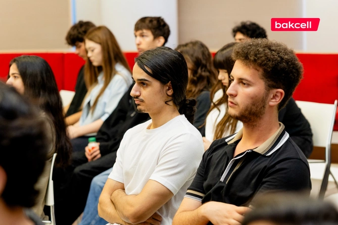 Bakcell-in baş icraçı direktoru ADA Universitetinin tələbələri ilə görüşüb Bakcell-in baş icraçı direktoru ADA Universitetinin tələbələri ilə görüşüb