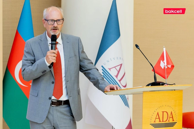 Bakcell-in baş icraçı direktoru ADA Universitetinin tələbələri ilə görüşüb Bakcell-in baş icraçı direktoru ADA Universitetinin tələbələri ilə görüşüb