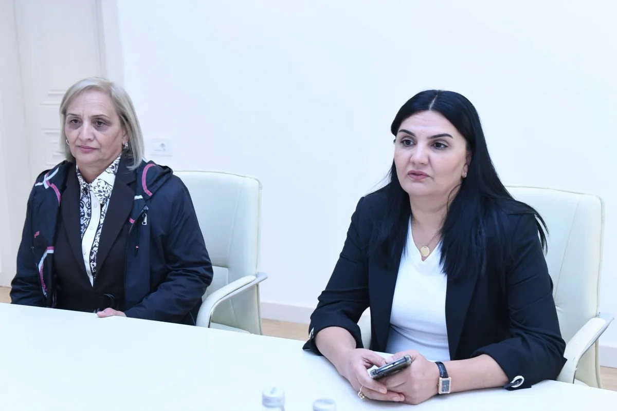 Rövşən Rzayev vətəndaş qəbulu keçirib - FOTOLAR