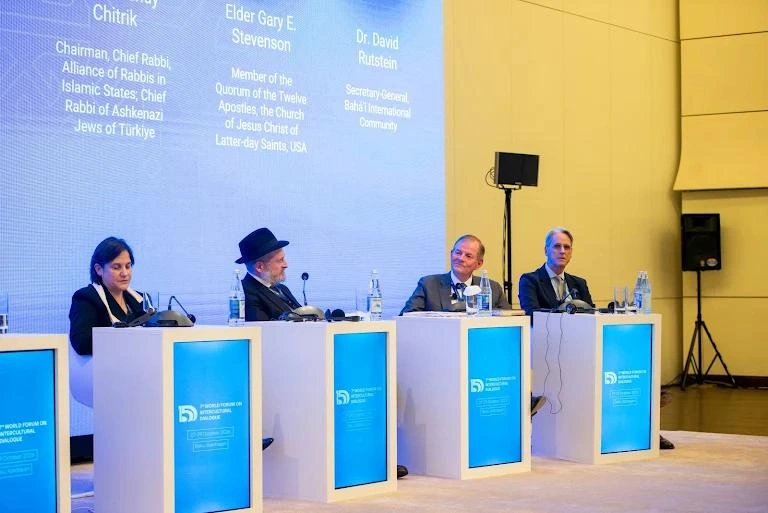 Forum çərçivəsində "Gənclər dialoqu: diqqət mərkəzində təsir" sessiyası keçirilib - FOTOLAR