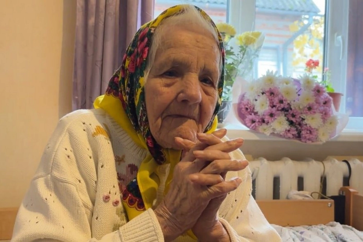 104 yaşlı qadın uzunömürlülüyünün sirrini açıqladı: 10 övladı, 75 nəvə-nəticəsi var