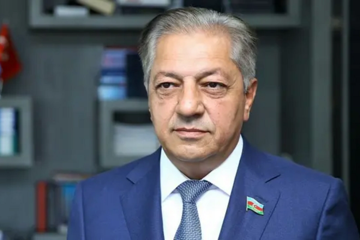 Cavanşir Feyziyevin apteki dərmanları reseptsiz satırmış - Şirkəti cərimələndi