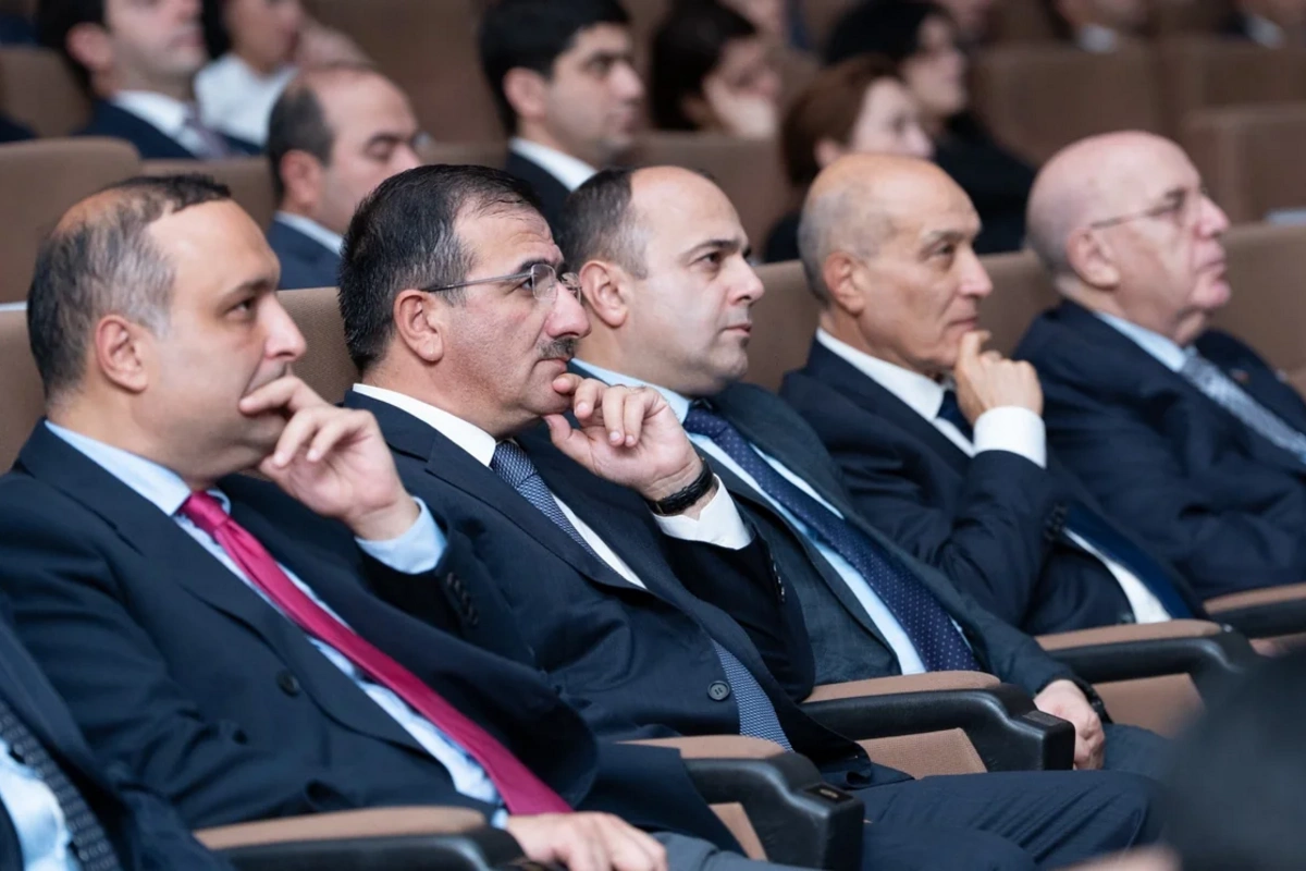 "Bir Ömrün Konstitusiyası" sənədli filminin Bakı və Naxçıvanda təqdimat mərasimləri keçirildi - FOTOLAR