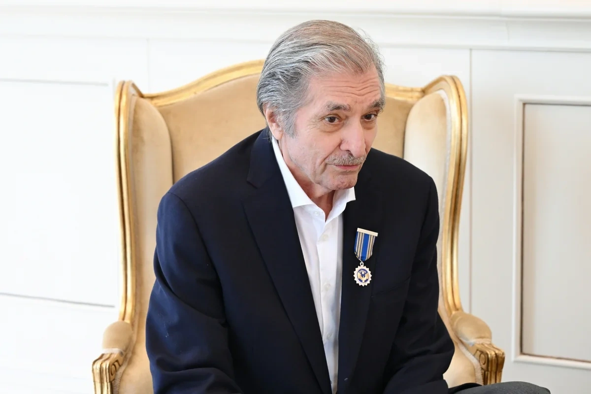 İstiqlal ordeninin müəllifi Xalq rəssamı özü imiş