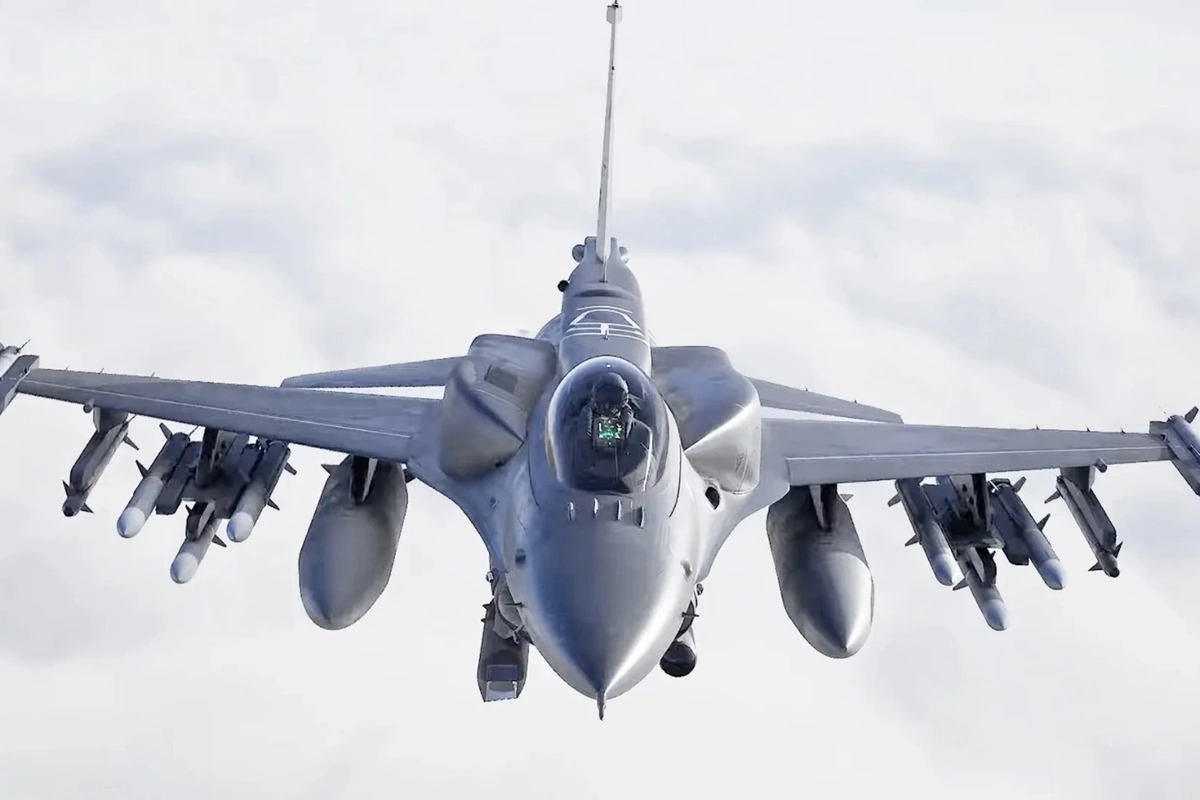 ABŞ Ukraynaya F-16 qırıcılarının daha mükəmməl versiyasını təklif edir