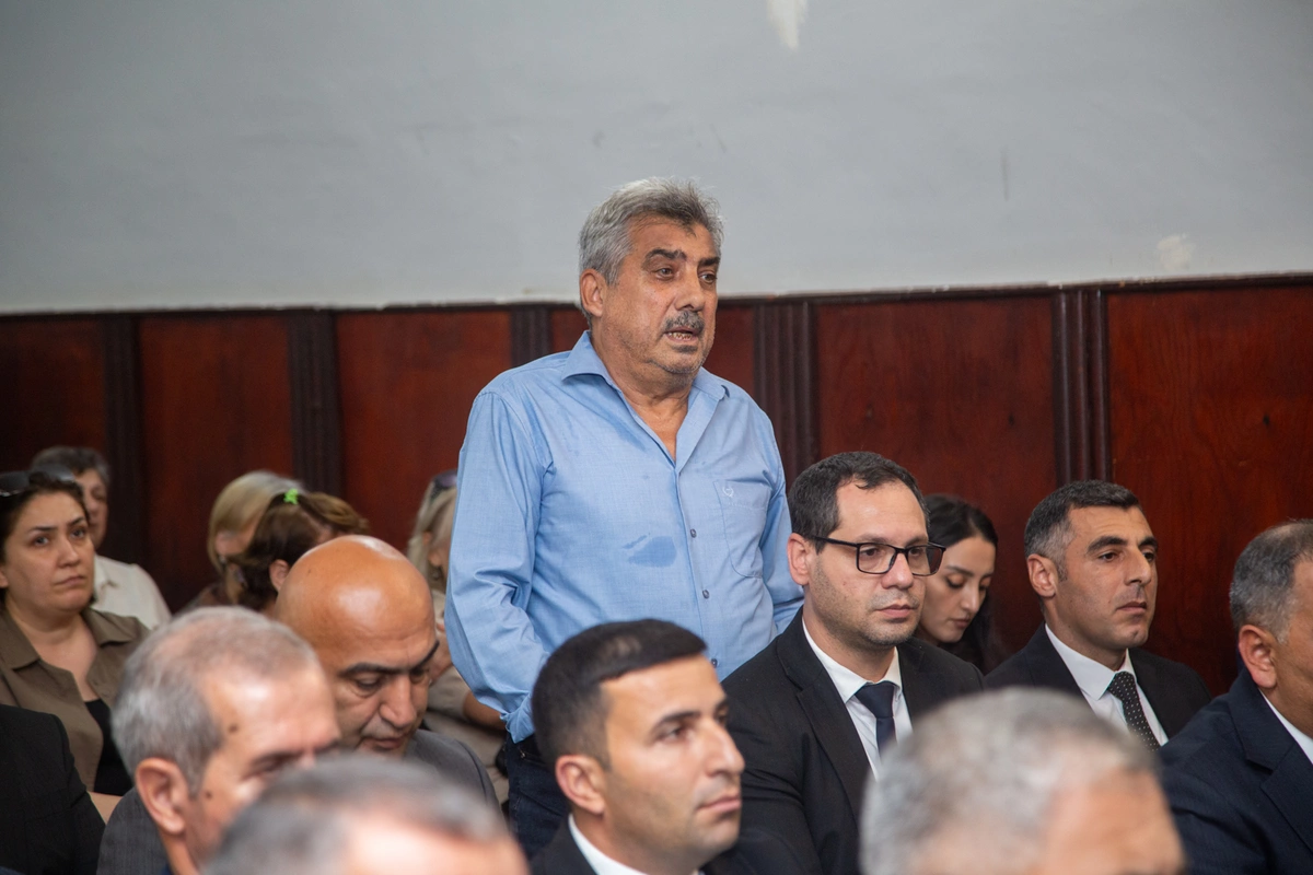 Rüstəm Xəlilov sakinlərin şikayətləri ilə maraqlandı — FOTOLAR