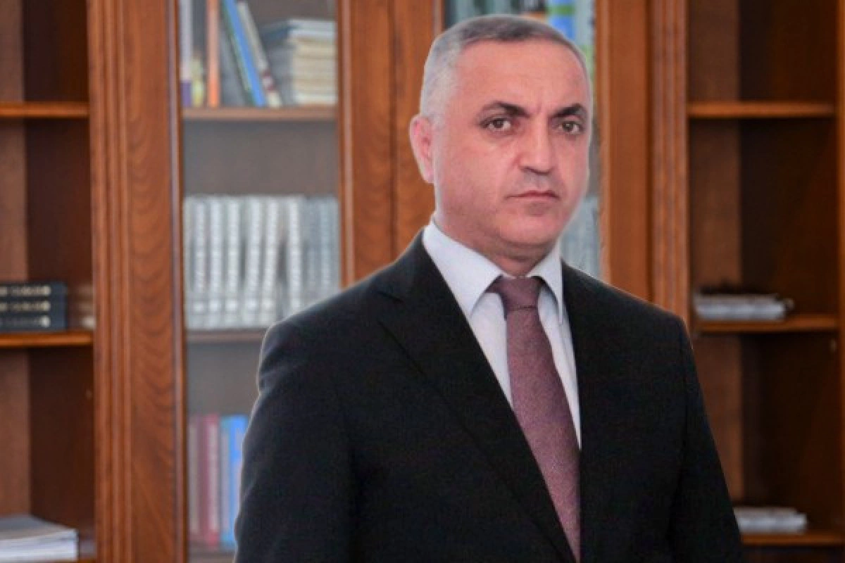 Prezident Elçin Yusubovu vəzifəsindən azad etdi