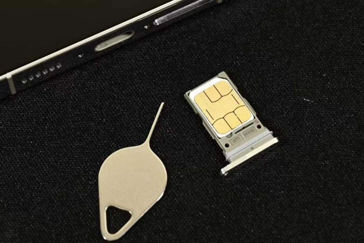 SIM kartı çıxararkən edilən bu səhv telefonun suya davamlılığını poza bilər