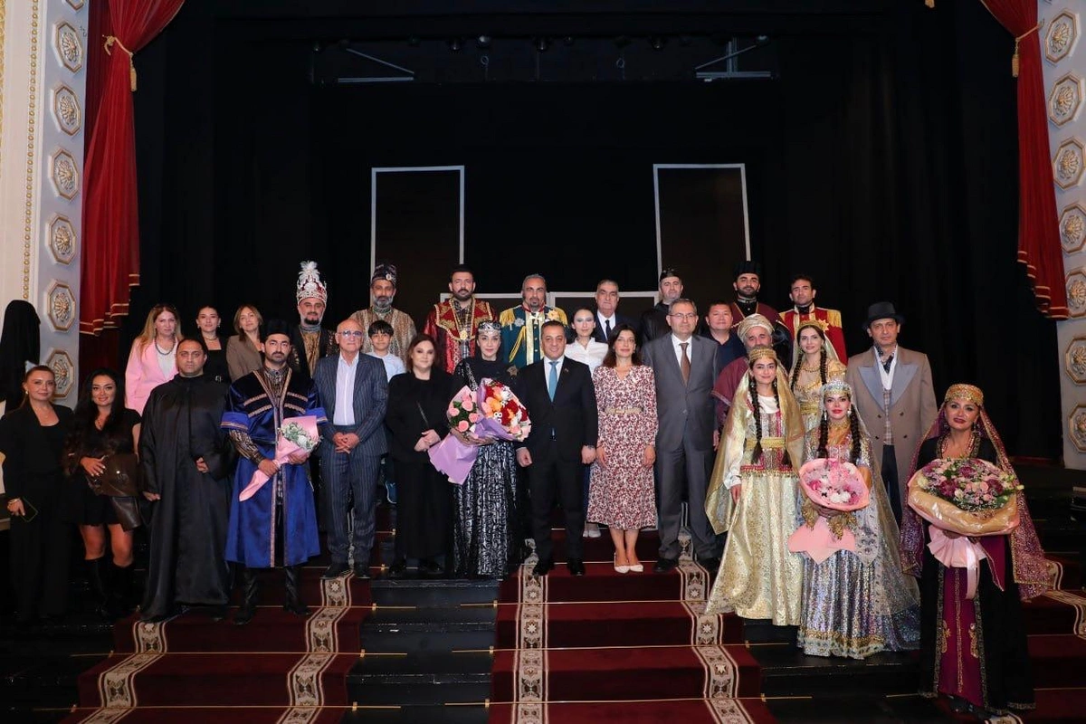 İlyas Əfəndiyevin xatirəsi vəfatının 30-cu ildönümündə Bakı Bələdiyyə Teatrında yad edildi - FOTOLAR