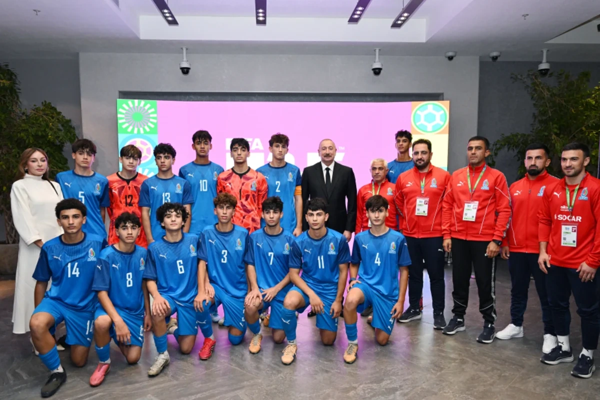 İlham Əliyev FIFA U-15 dünya çempionatının və festivalının açılış mərasimini izləyib - FOTOLAR (YENİLƏNİB)